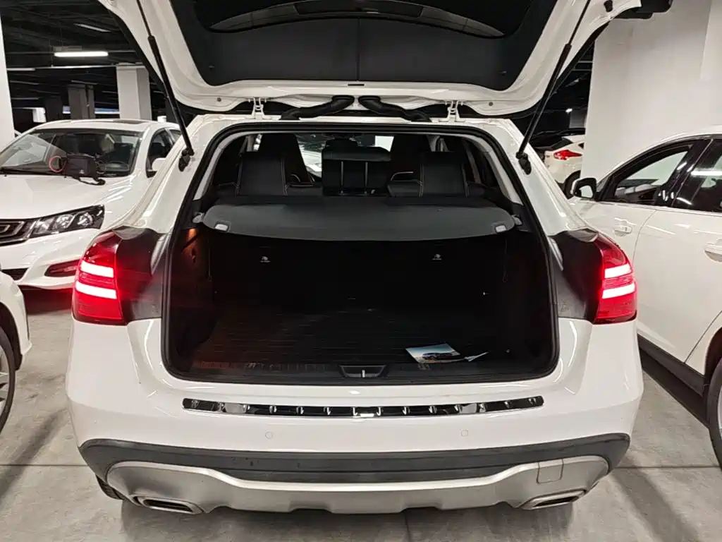 Mercedes-Benz GLA 2018 — фото 19