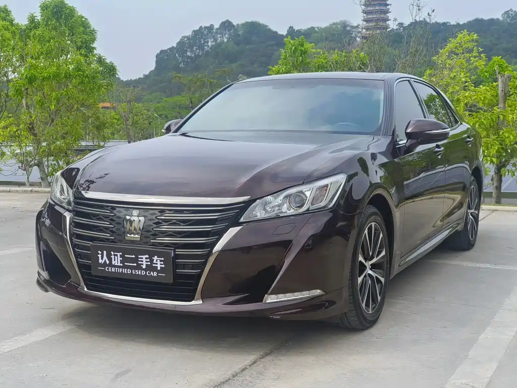Toyota Crown 2018 — фото 1