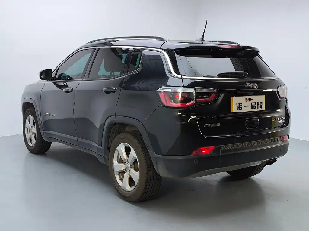 Jeep Compass 2019 — фото 8