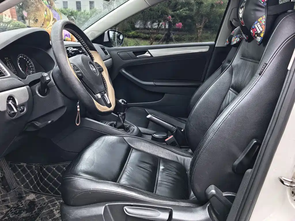 Volkswagen Sagitar 2013