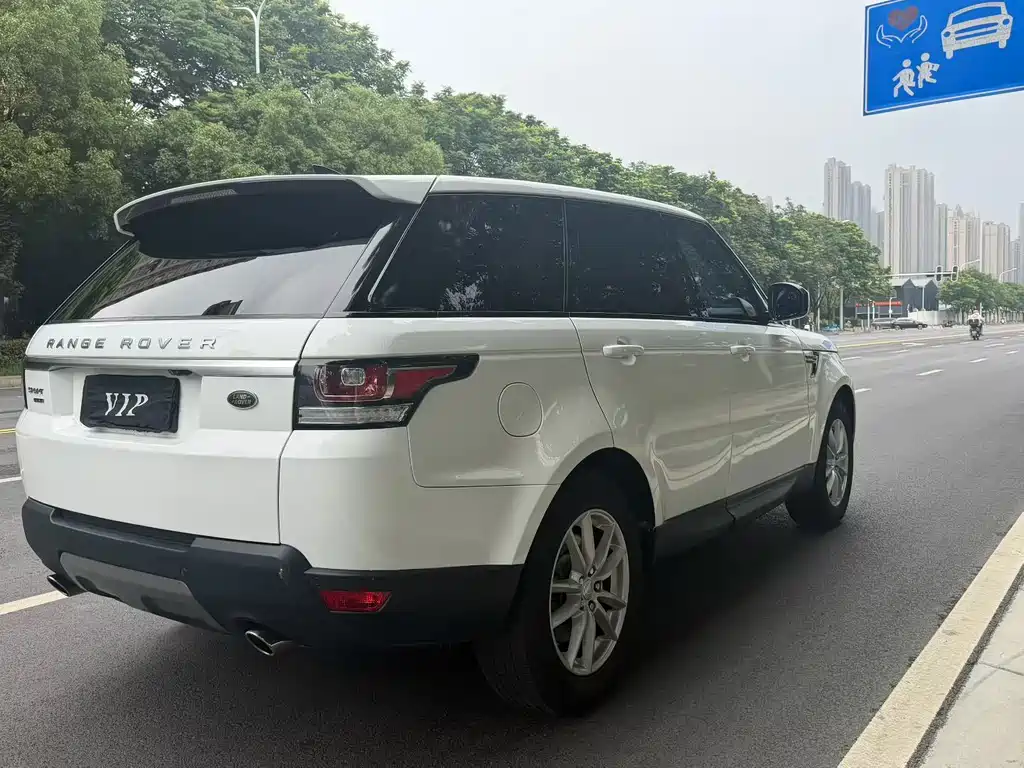 Land Rover Range Rover Sport 2017 — фото 9