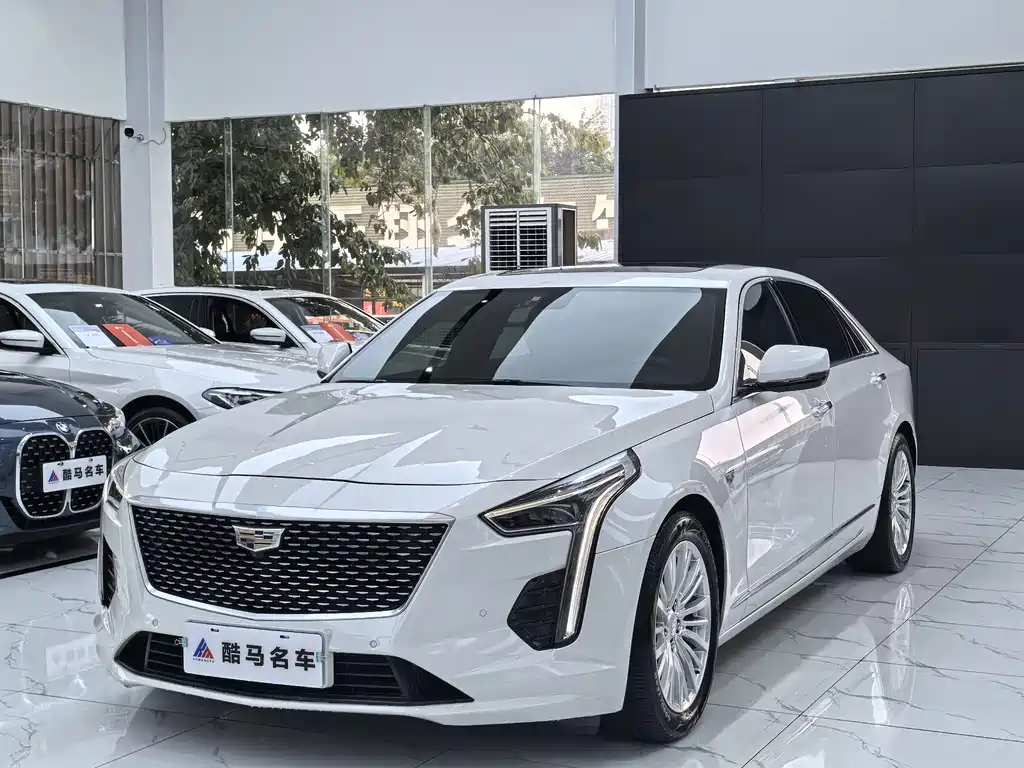 Cadillac CT6 2021 — фото 1