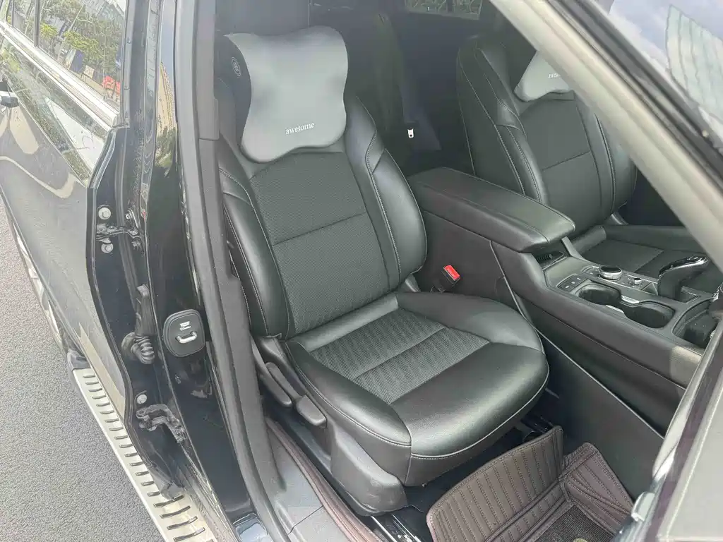 Cadillac XT4 2022 — фото 15