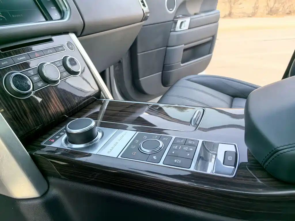 Land Rover Range Rover 2015 — фото 12