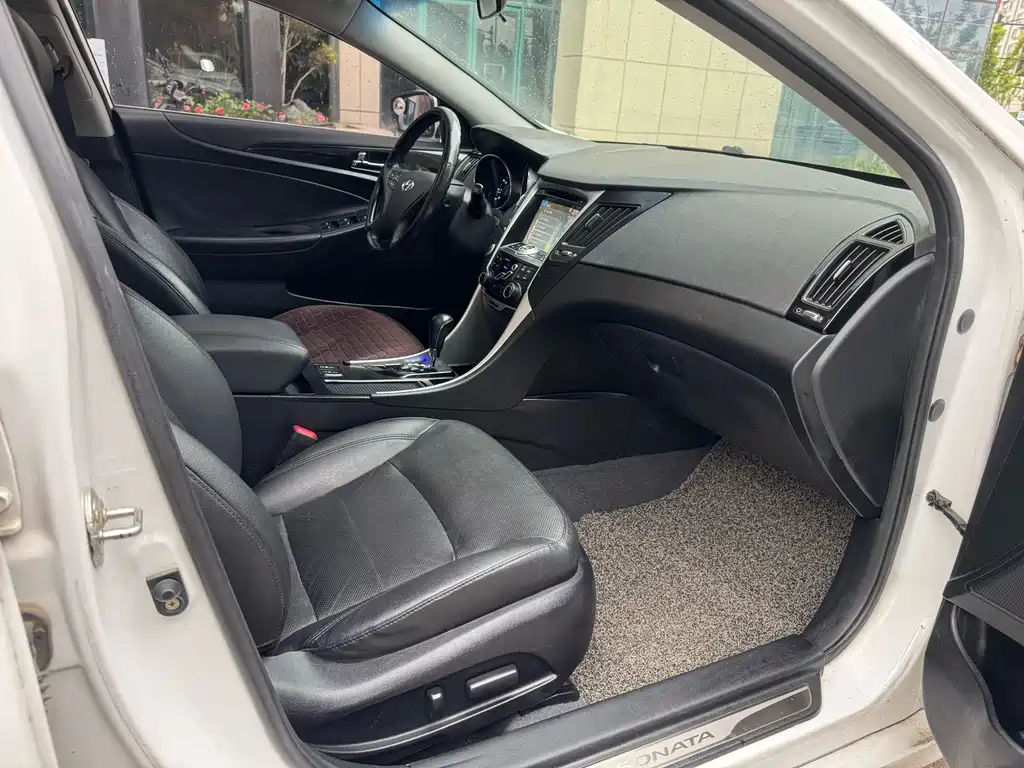 Hyundai Sonata 2015 — фото 18