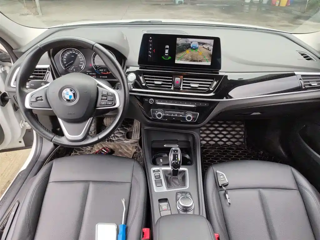 BMW 1 Series 2023 — фото 10