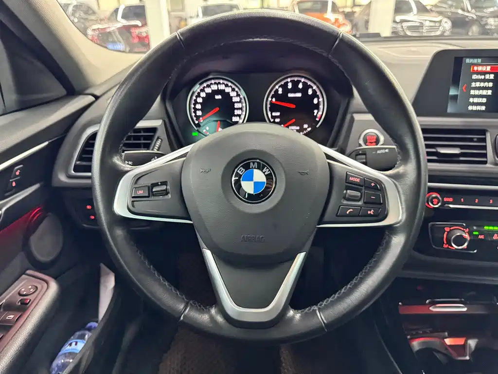 BMW 1 Series 2019 — фото 12