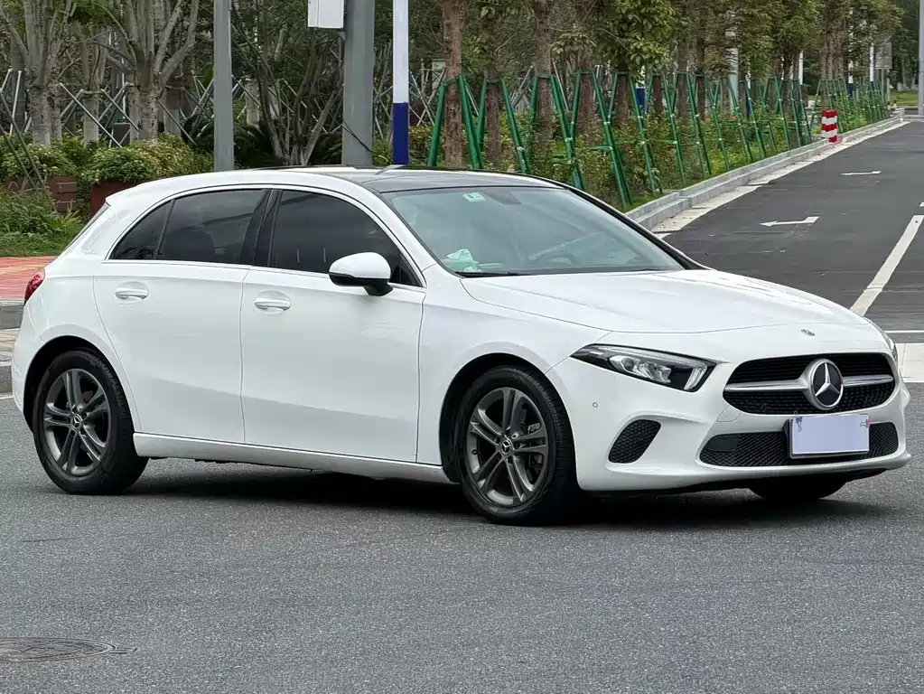 Mercedes-Benz A-Class 2019 — фото 3