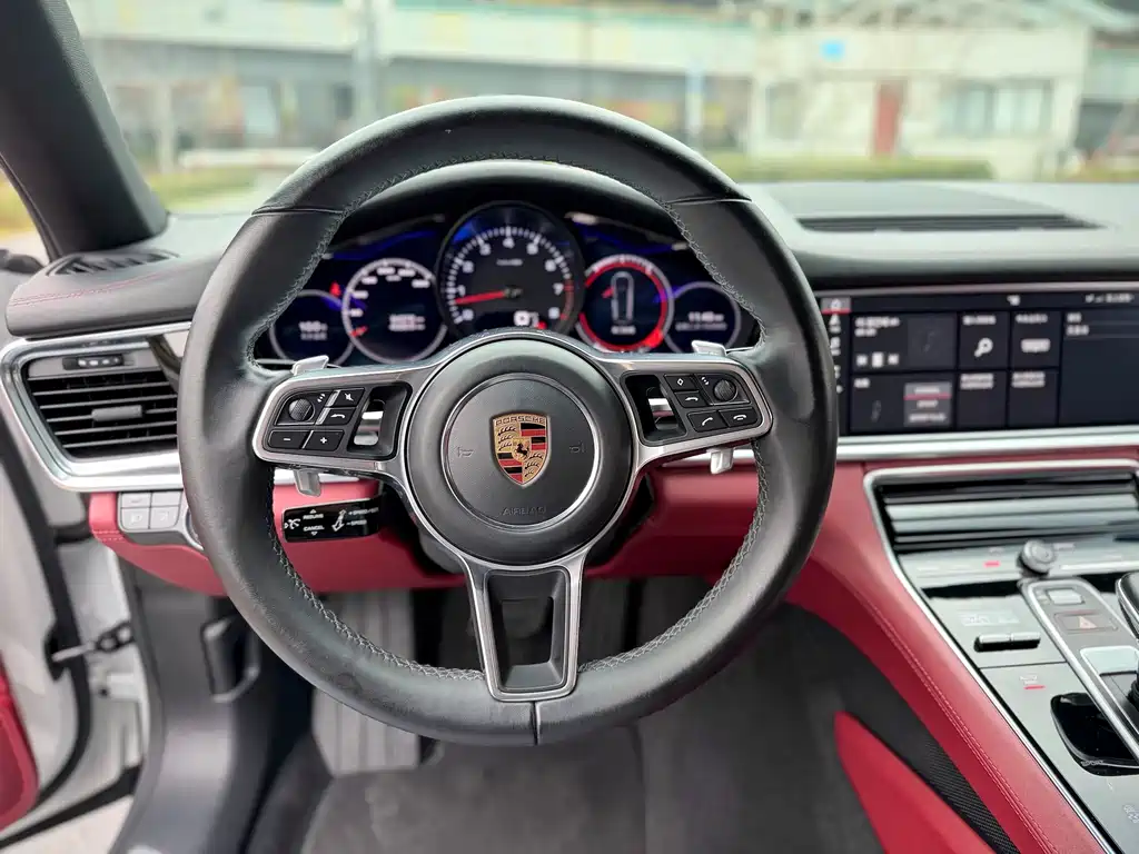 Porsche Panamera 2018 — фото 7