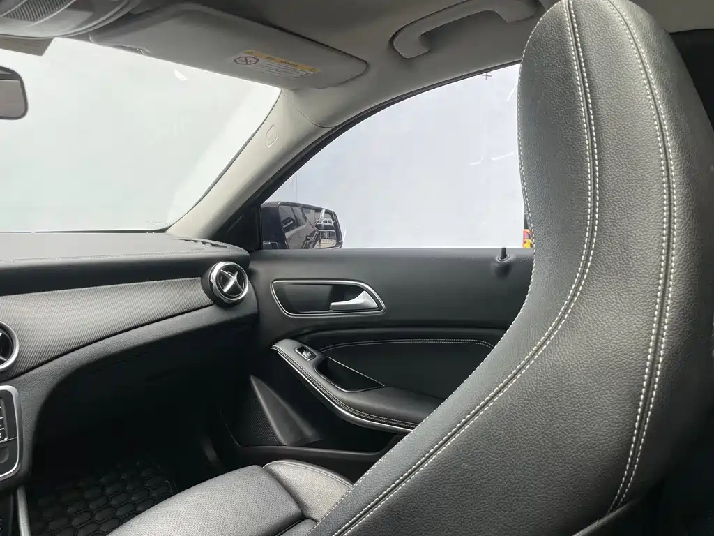 Mercedes-Benz GLA 2018 — фото 16