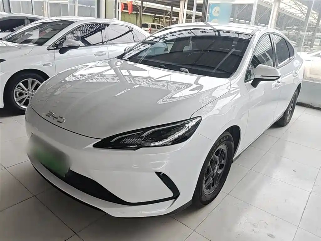 BYD Seal 05 DM-i 2025 — фото 2