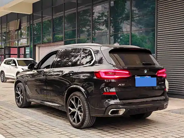 BMW X5 2023