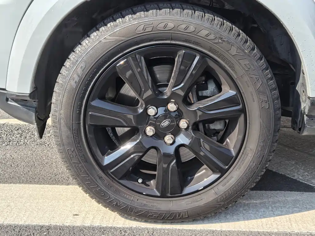 Land Rover Discovery 2015 — фото 9