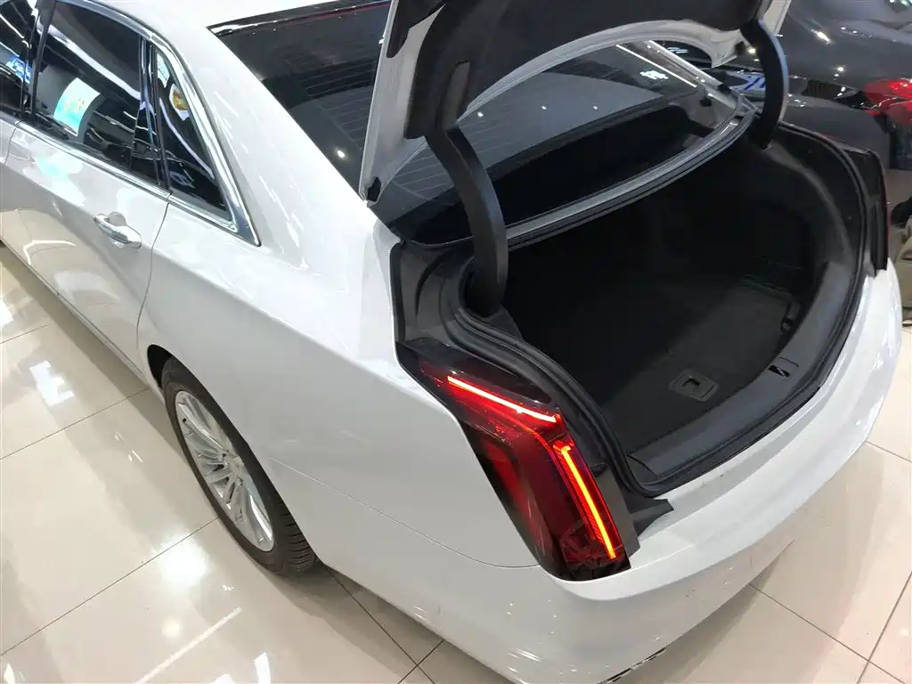 Cadillac CT6 2023 — фото 23