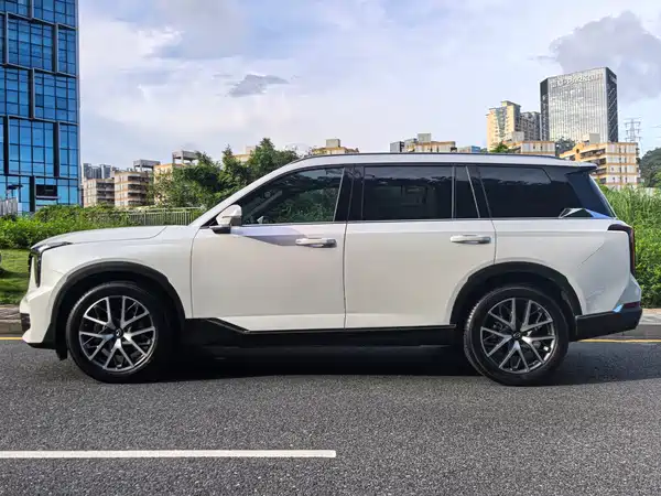 GAC Trumpchi GS8 2024