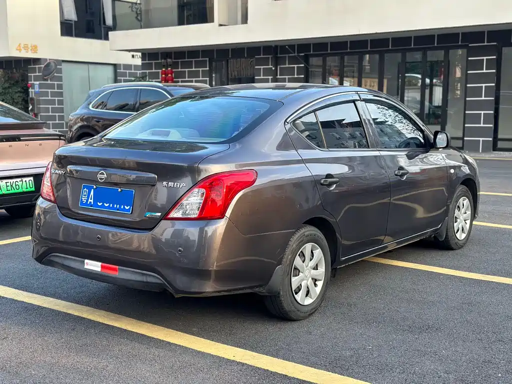 Nissan Sunny 2015 — фото 6