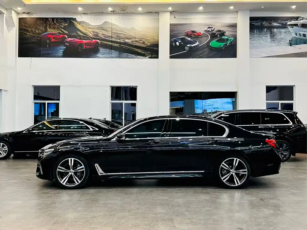 BMW 7 Series 2018 — фото 3
