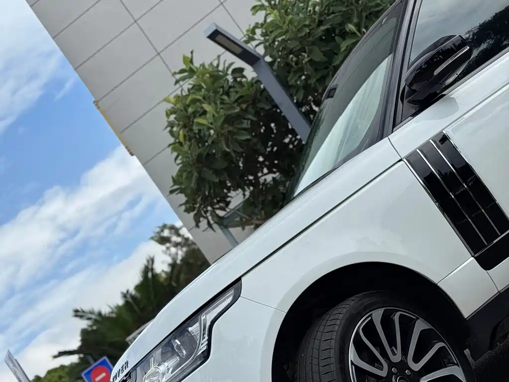 Land Rover Range Rover 2018 — фото 18
