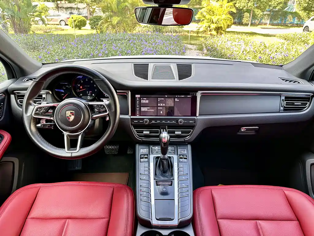 Porsche Macan 2019 — фото 10