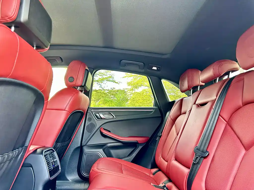 Porsche Macan 2019 — фото 14
