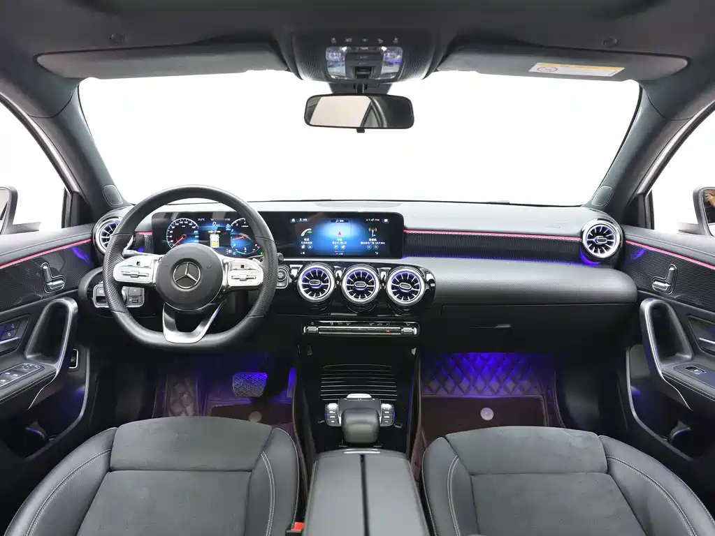 Mercedes-Benz A-Class 2023 — фото 5