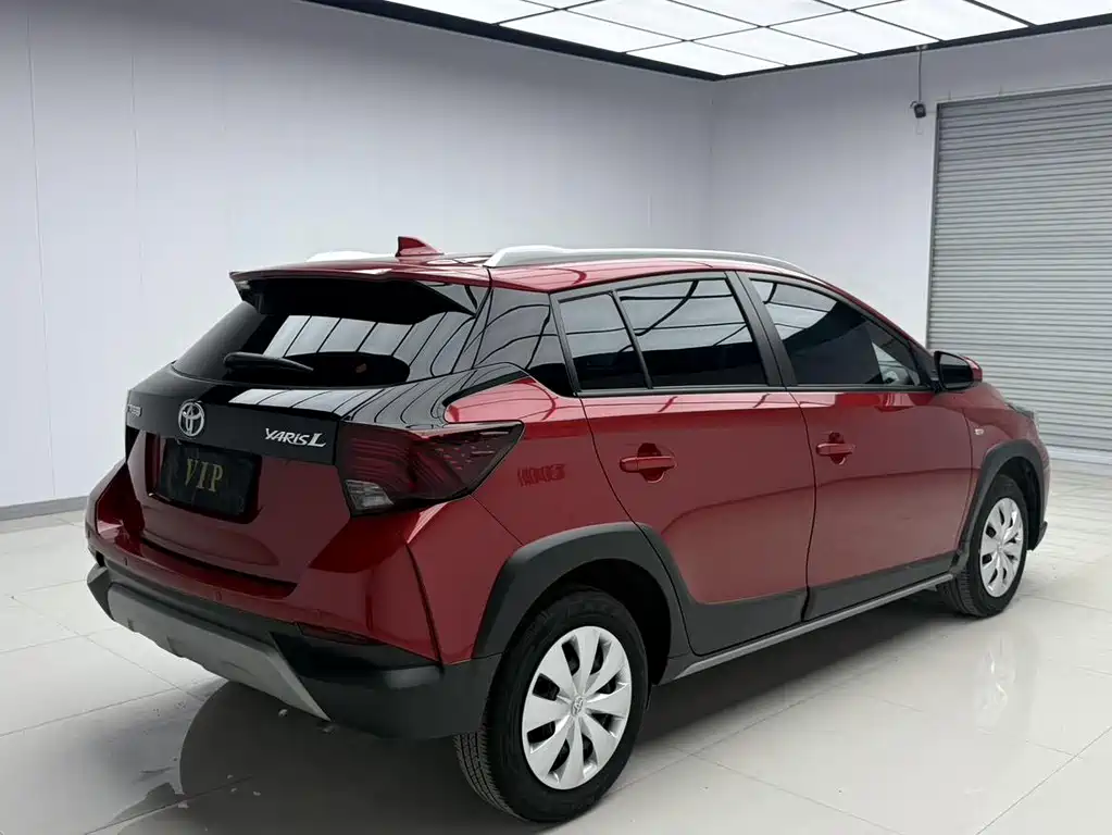 Toyota Yaris L 2022