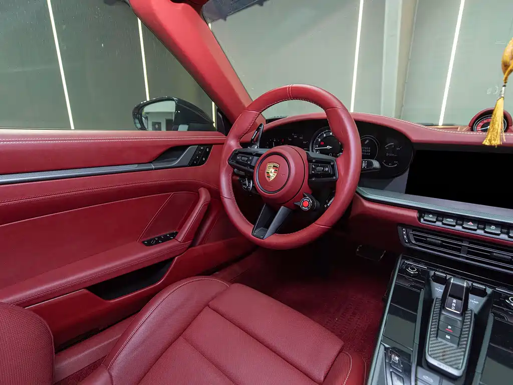 Porsche 911 2024 — фото 6