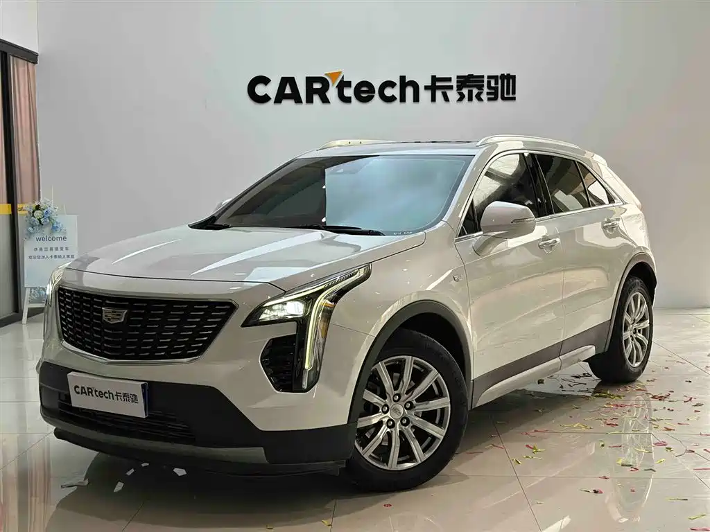 Cadillac XT4 2022 — фото 1
