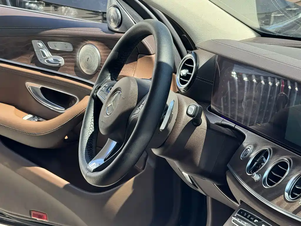 Mercedes-Benz E-Class 2019 — фото 12
