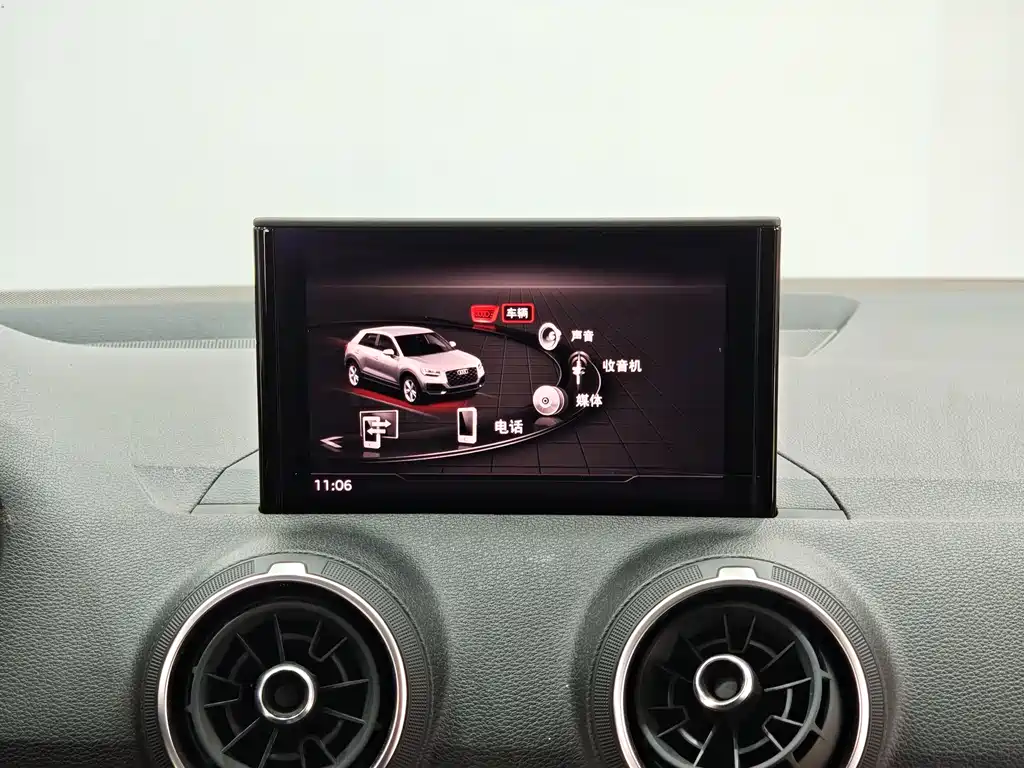 Audi Q2L 2021 — фото 12