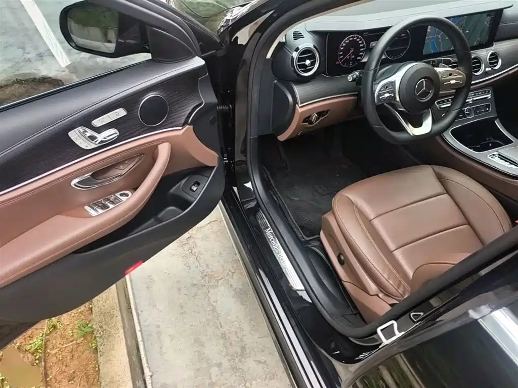 Mercedes-Benz E-Class 2020 — фото 16
