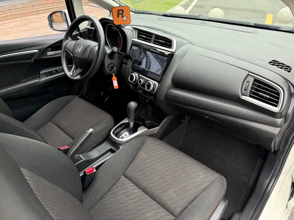 Honda Fit 2018 — фото 15