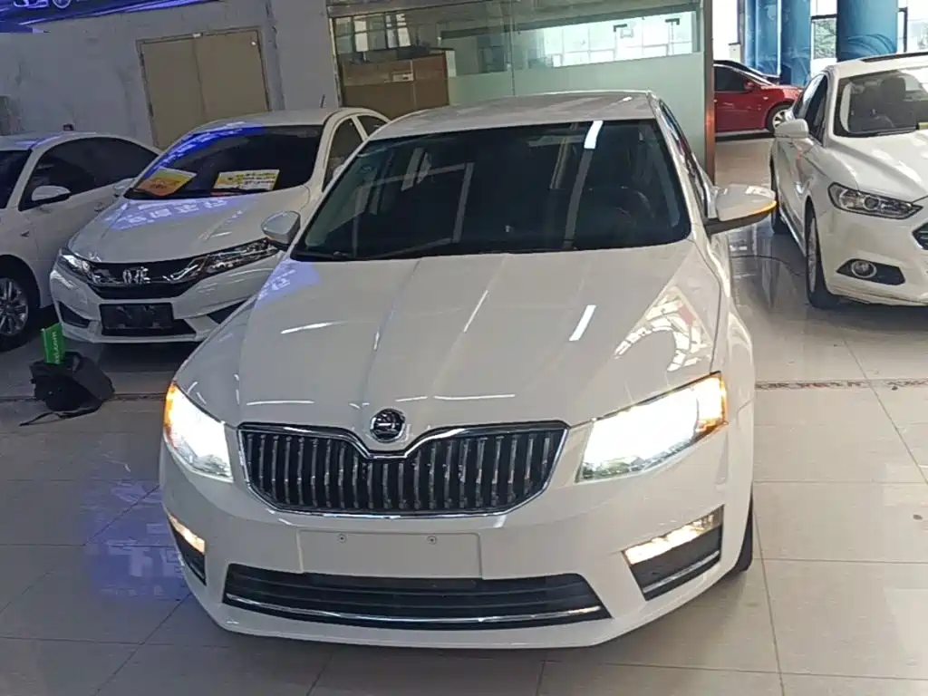 Skoda Octavia 2017 — фото 3