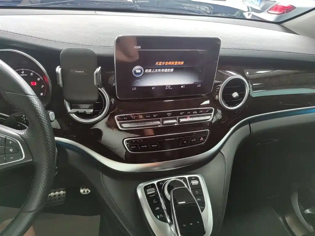 Mercedes-Benz V-Class 2020 — фото 13