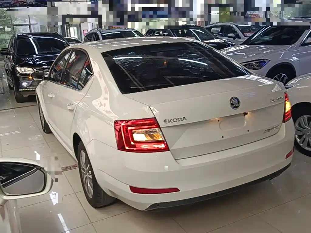 Skoda Octavia 2017 — фото 5