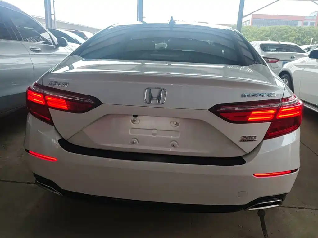 Honda Inspire 2022 — фото 6