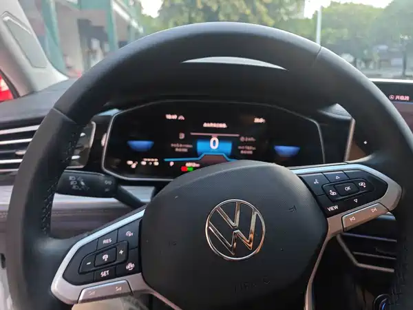 Volkswagen Sagitar 2025