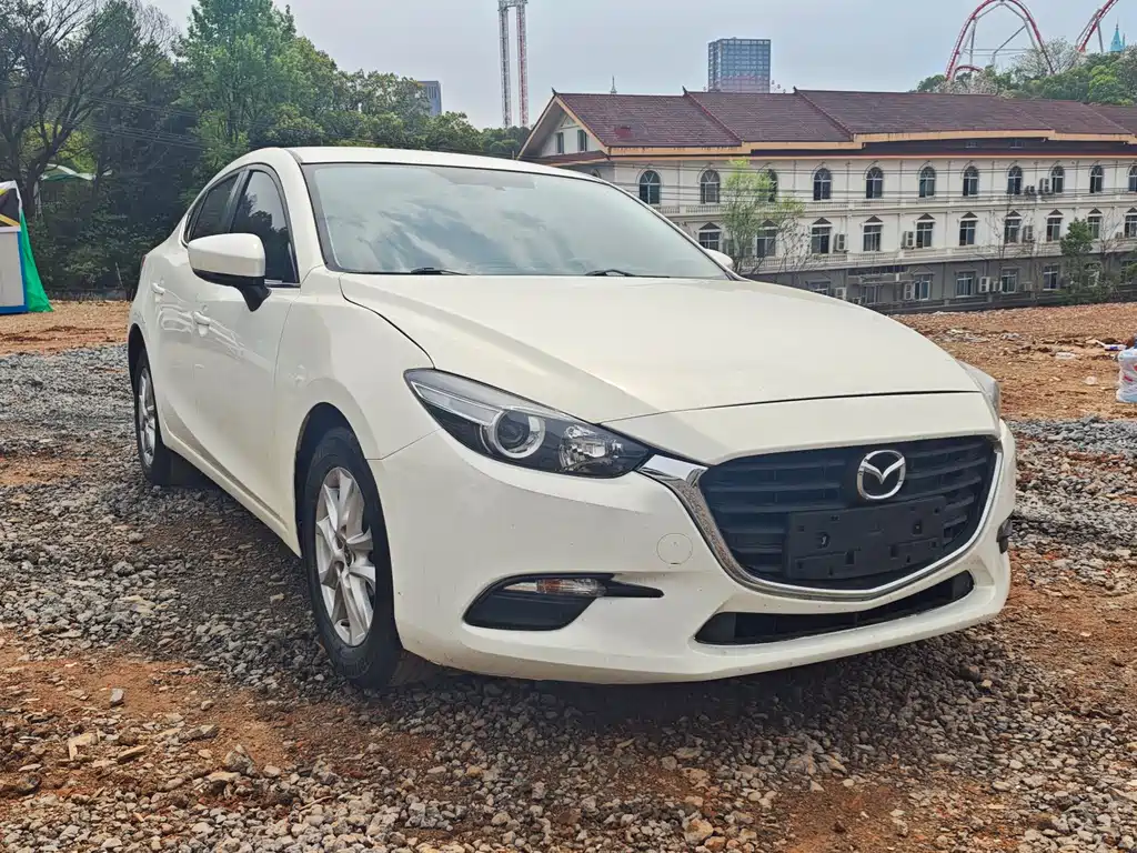 Mazda 3 Axela 2019 — фото 1