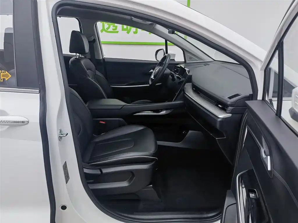 Hyundai Custo 2023 — фото 23