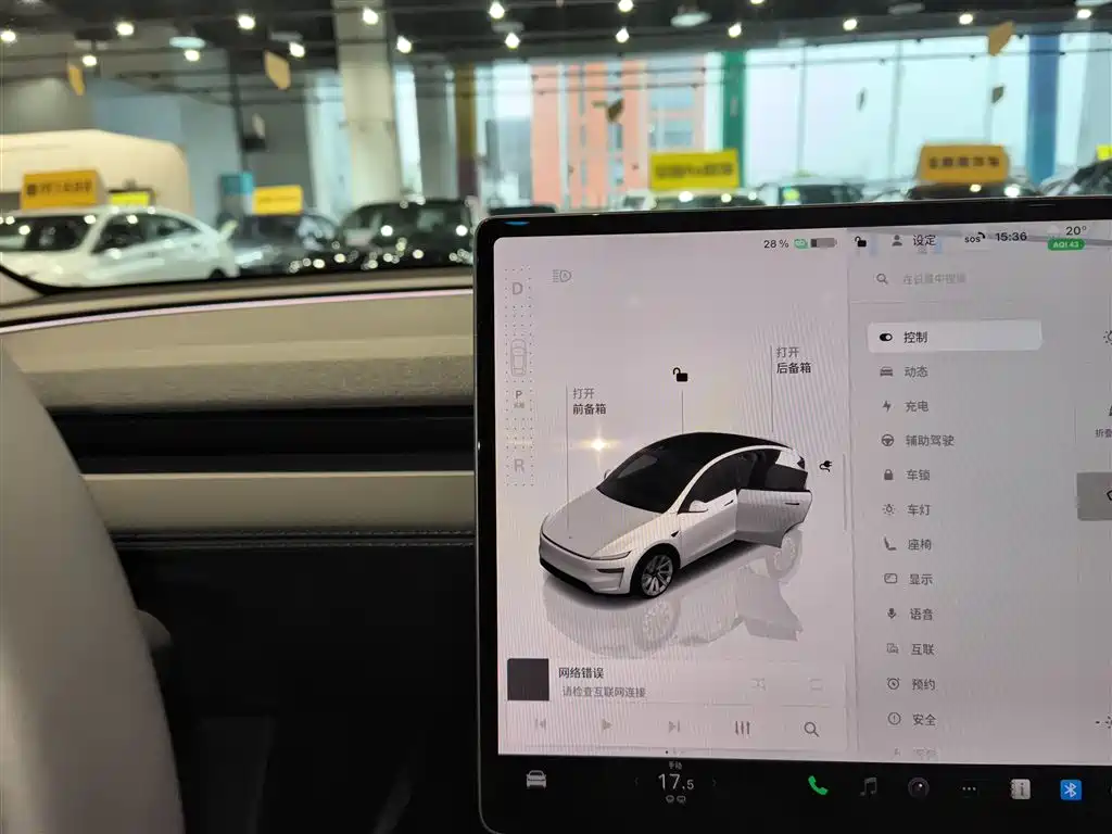 Tesla Model Y 2025 — фото 10