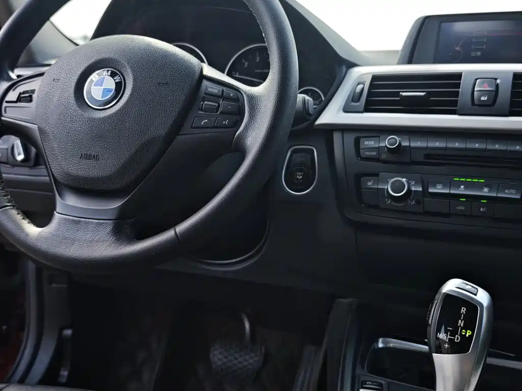 BMW 3 Series 2015 — фото 9