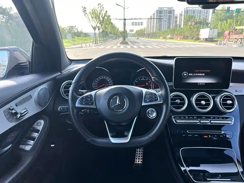 Mercedes-Benz GLC AMG 2018 — фото 19