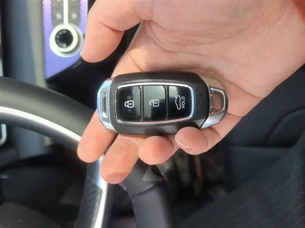 Hyundai Elantra 2023 — фото 18
