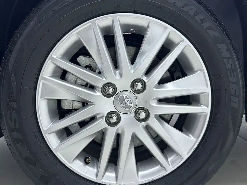 Toyota Yaris L 2022 — фото 21