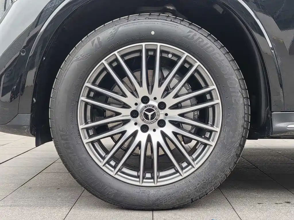 Mercedes-Benz GLC 2025