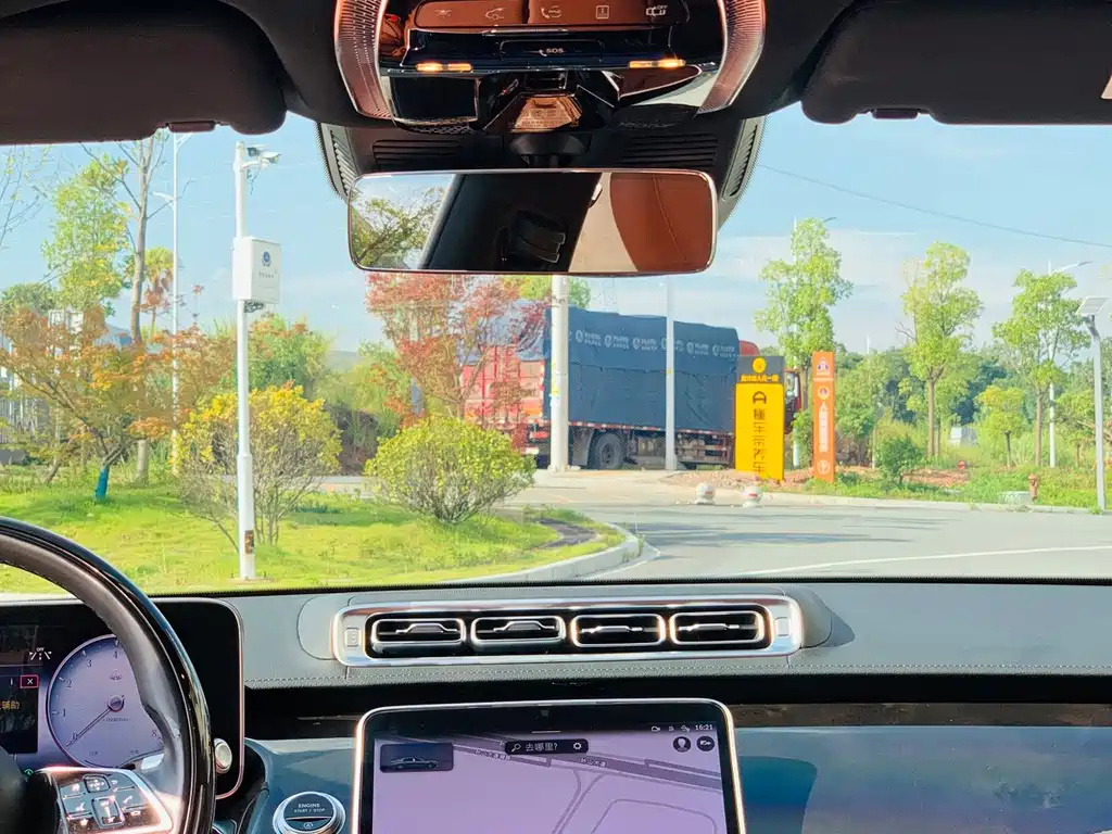 Mercedes-Benz Maybach S-Class 2023 — фото 16