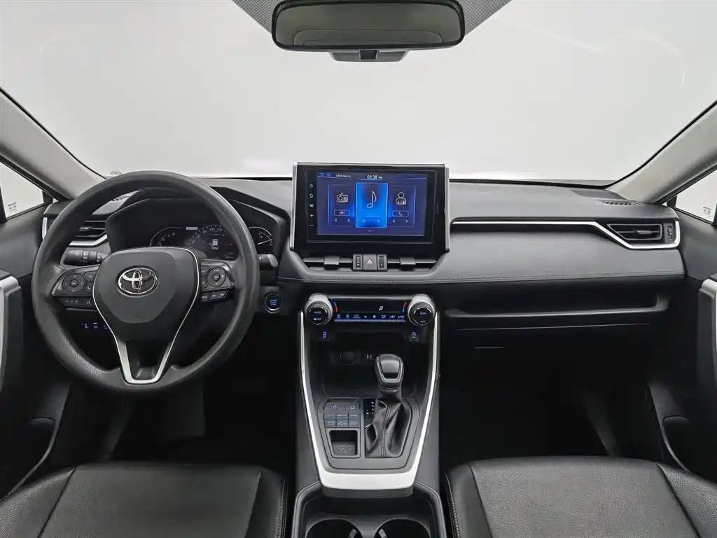 Toyota RAV4 2019 — фото 5