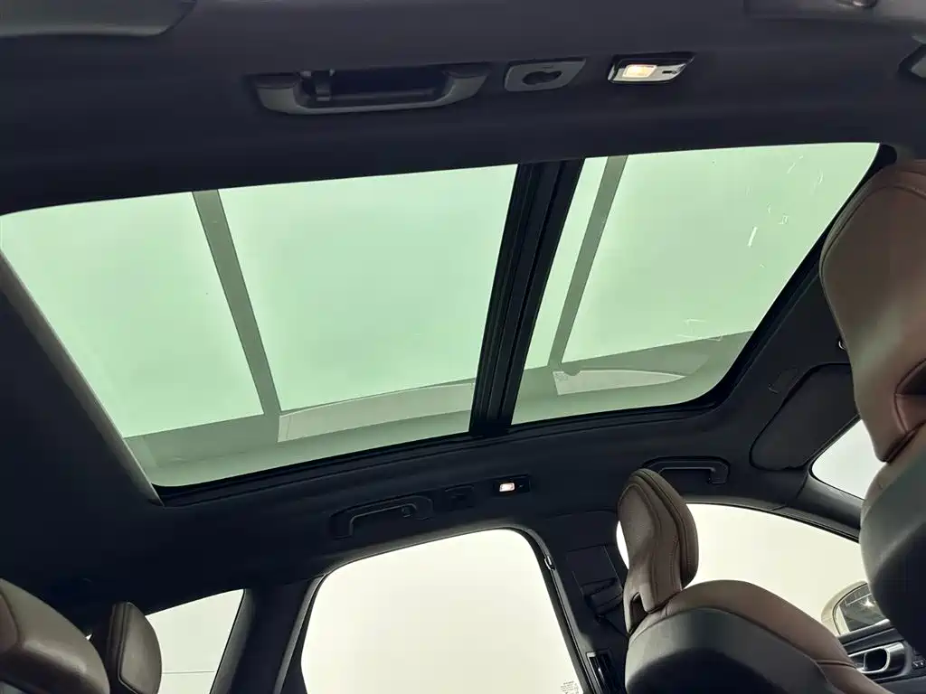 Volvo XC60 2025 — фото 22