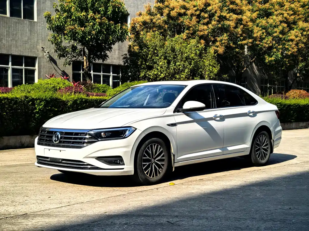 Volkswagen Sagitar 2020