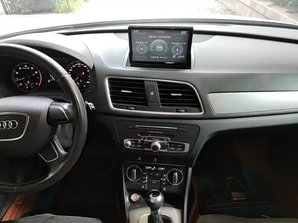Audi Q3 2016 — фото 13